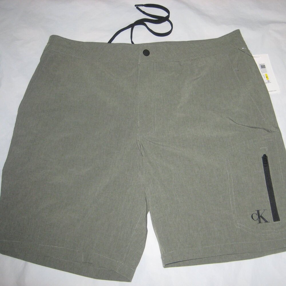 Calvin Klein Swim Shorts Trunks Mens Sz M UPF40+ Quick Dry Wicking Stretch $59.5